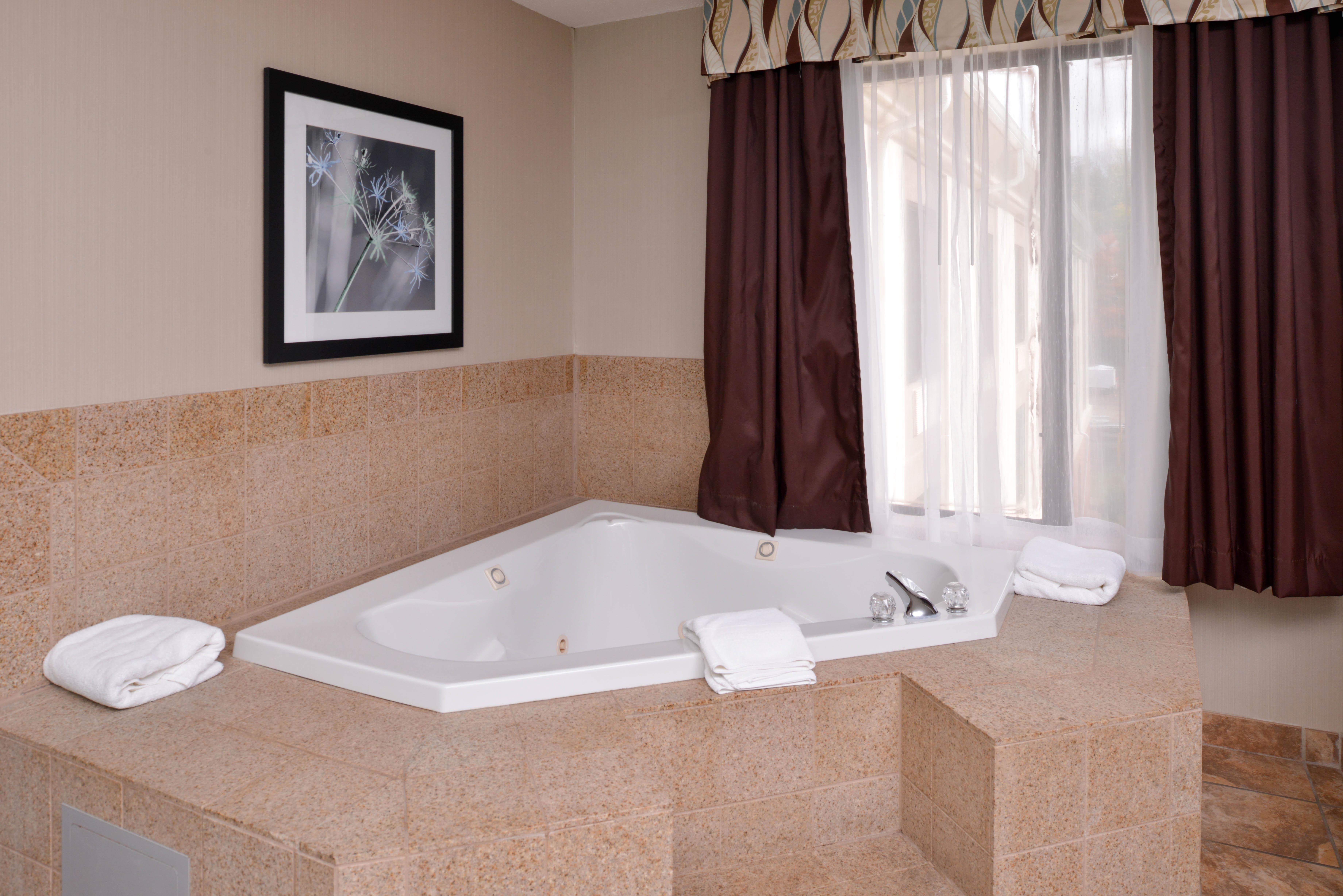 Holiday Inn Express Hotel & Suites Youngstown - North Lima/Boardman By Ihg Esterno foto