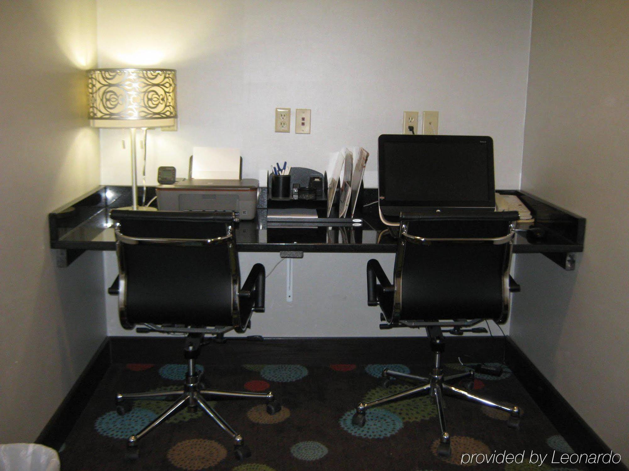 Holiday Inn Express Hotel & Suites Youngstown - North Lima/Boardman By Ihg Esterno foto