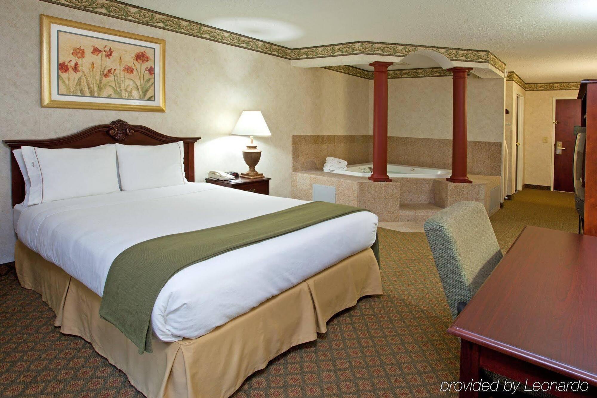 Holiday Inn Express Hotel & Suites Youngstown - North Lima/Boardman By Ihg Esterno foto